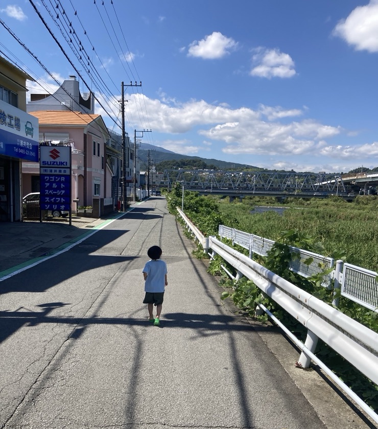 小田原漁港近くの懐かしさを感じる風景