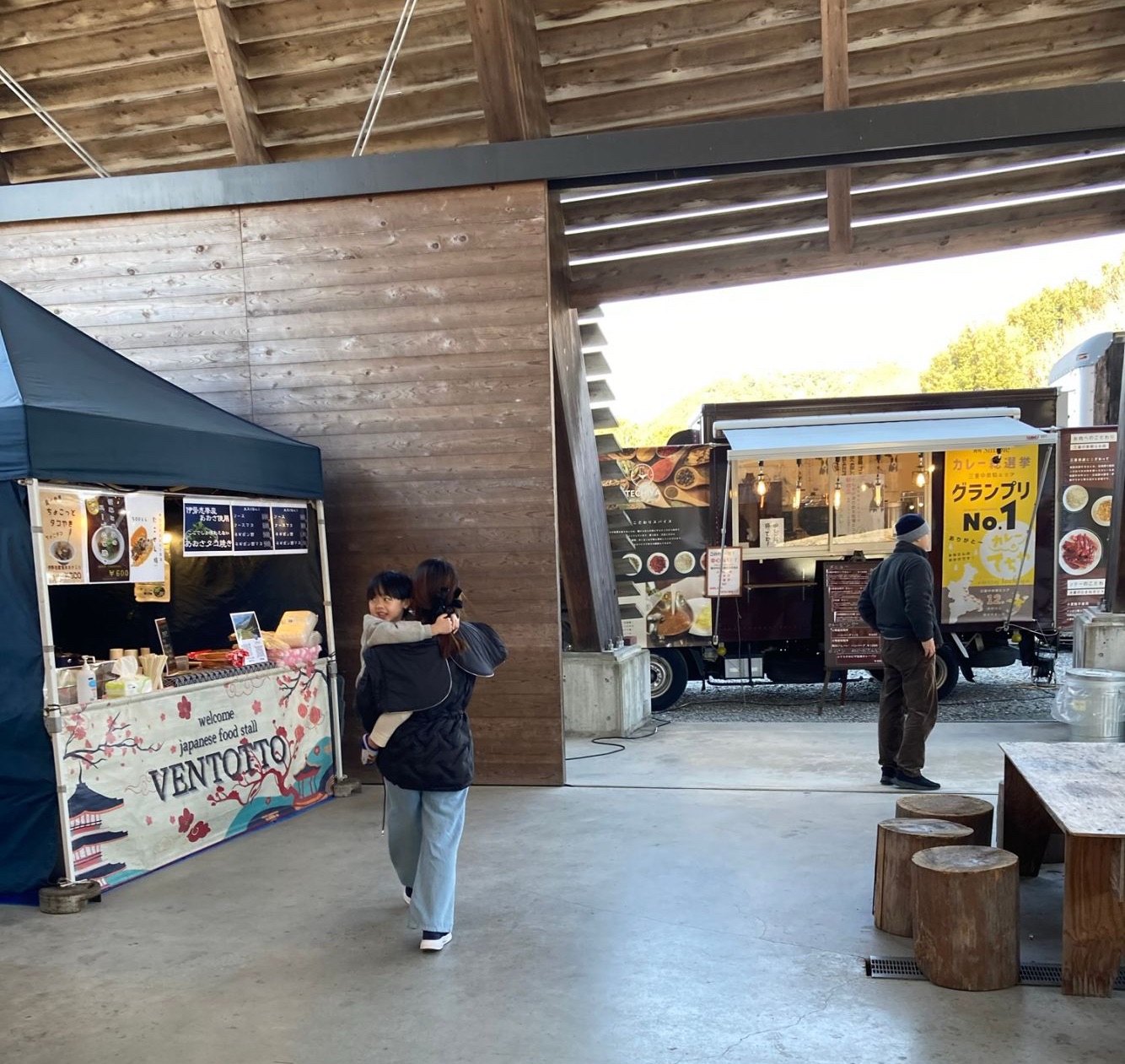 ヴィソンマルシェのキッチンカーエリア