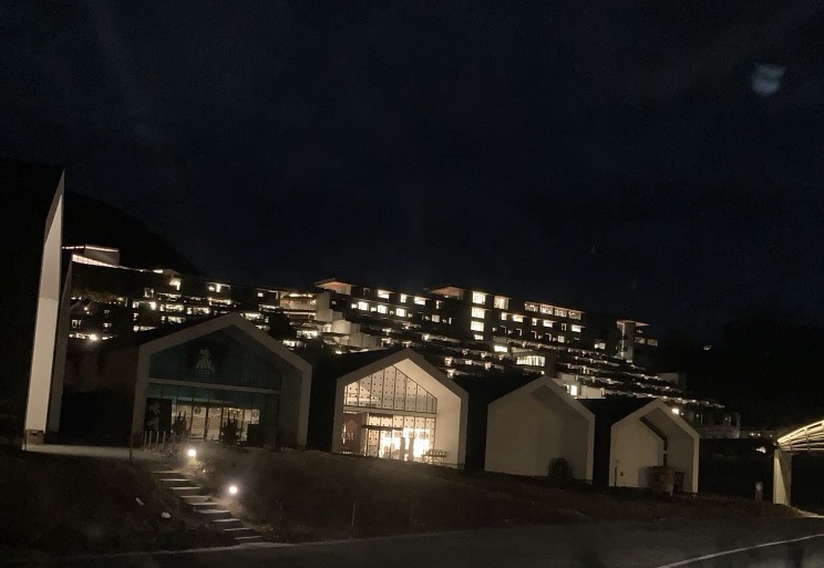 ヴィソンの夜の町並み