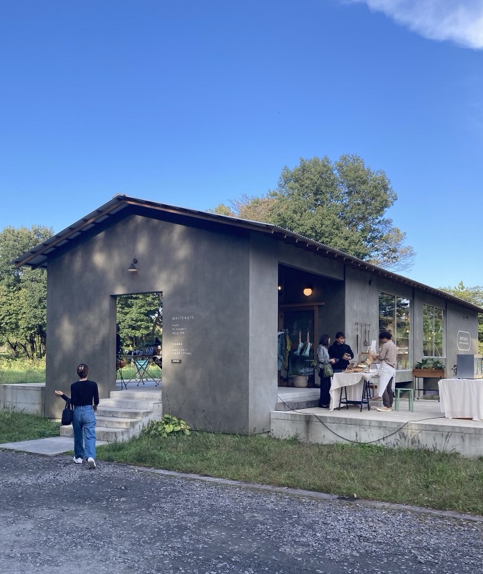 高原に佇む雑貨屋　White note